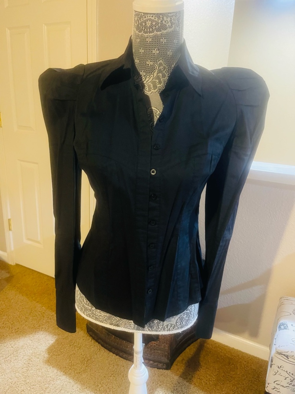 bebe Black Puff-Sleeve Button-Front Shirt